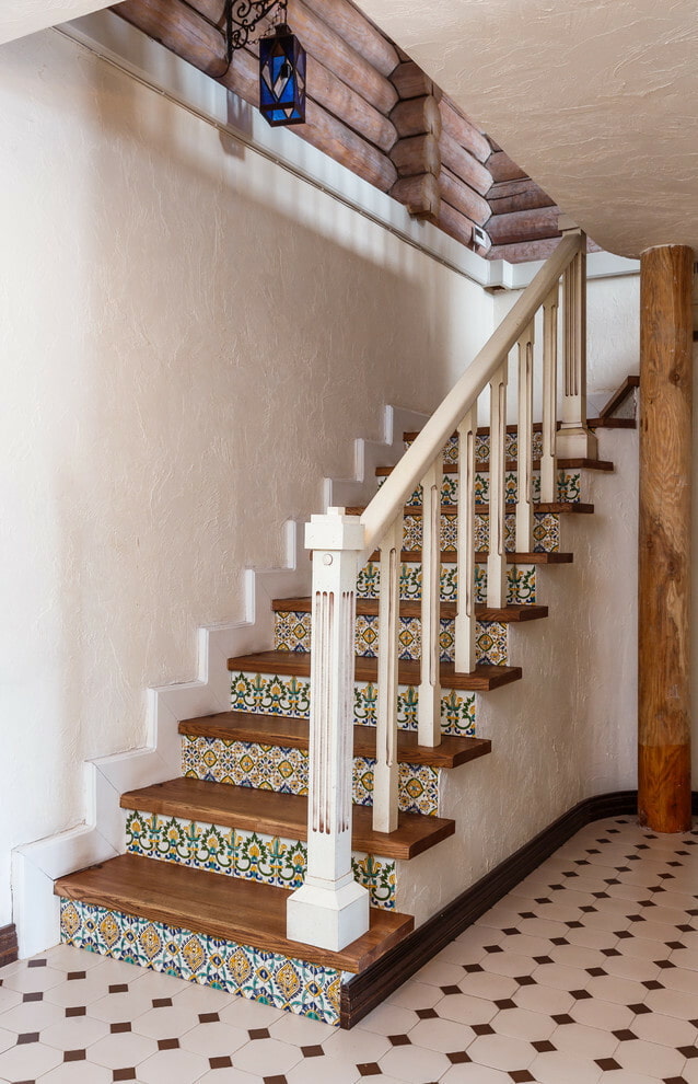 finir les escaliers à l'intérieur d'une maison privée