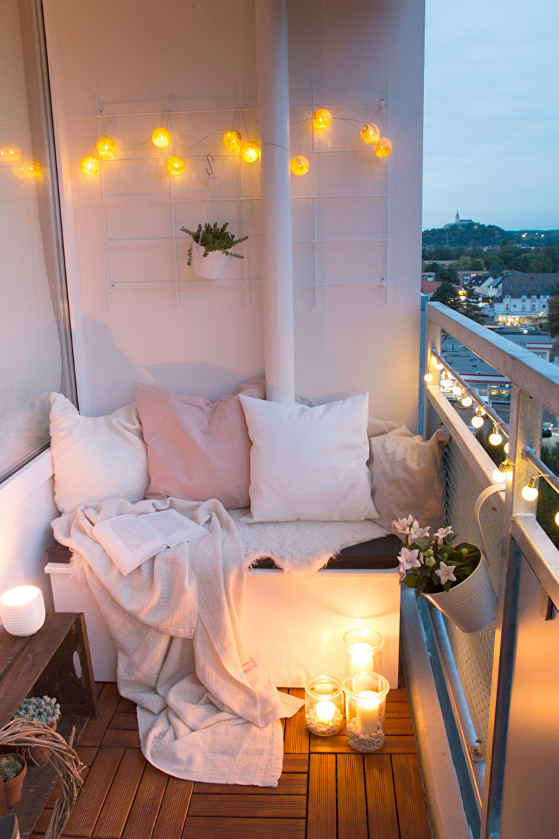 Aménagement d'une zone de loisirs sur le balcon - Design d'intérieur