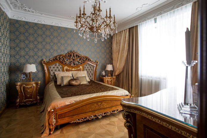 chambre avec lit en bois