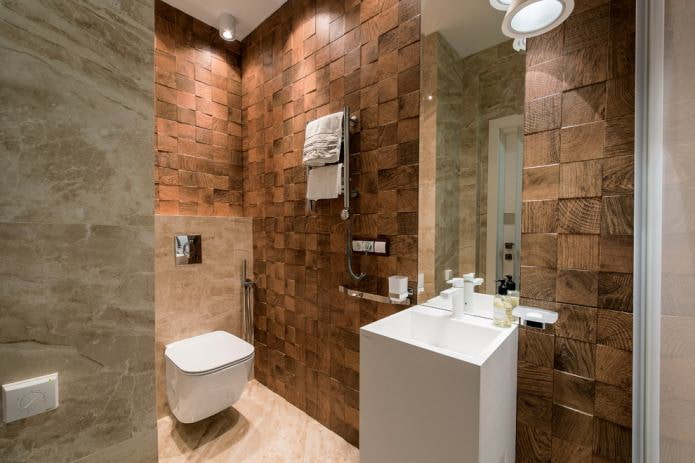 petite salle de bain moderne avec décoration murale en bois