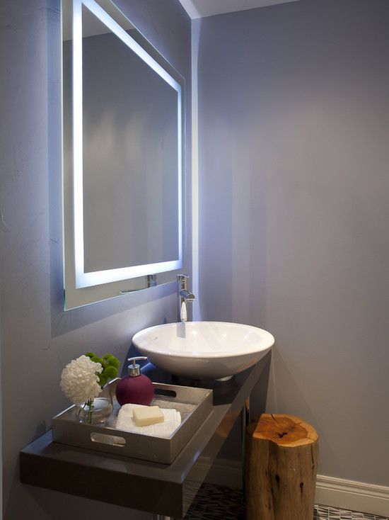 Miroir rétroéclairé minimaliste - élégant et très confortable 