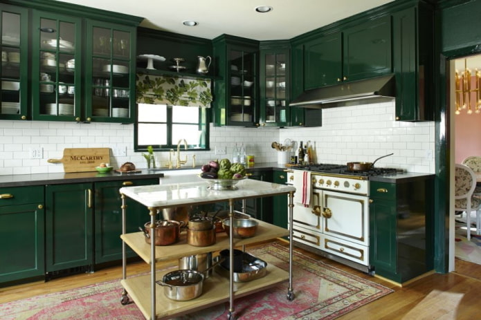 conception de cuisine dans des couleurs vert foncé