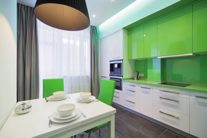 conception de cuisine dans des couleurs blanches et vertes