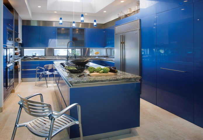 intérieur de cuisine dans des tons bleus