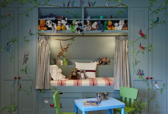 Idée : meuble encastrable au décor unique qui peut être pensé et réalisé avec l'enfant
