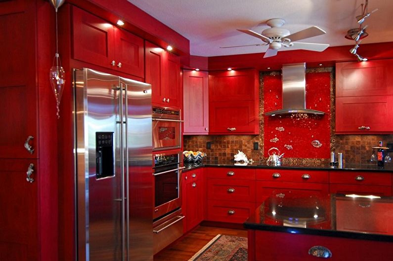 Cuisine rouge 15 m²  - Design d'intérieur