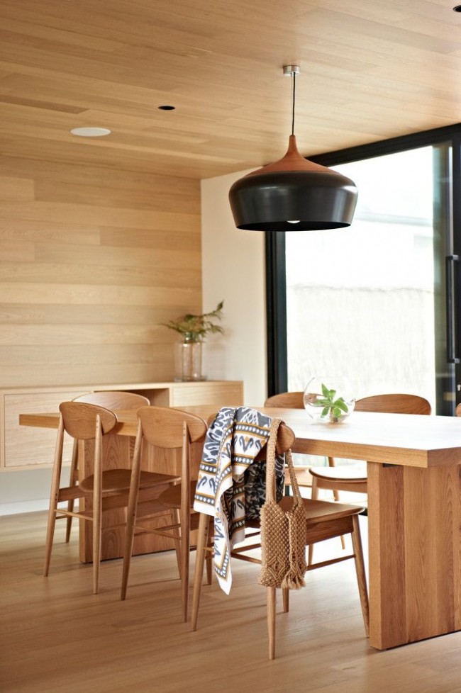 Intérieur de salle à manger en bois moderne