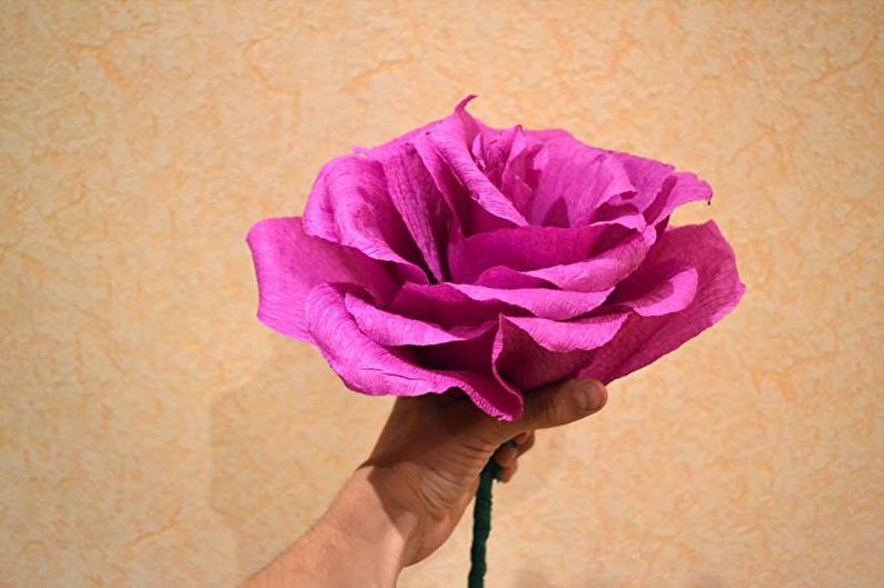Rose en papier ondulé bricolage