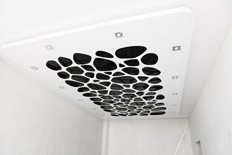 Plafond tendu dans le couloir - Perforation