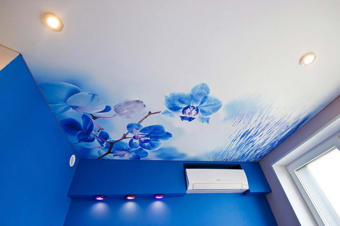 plafond avec impression photo en forme d'orchidée