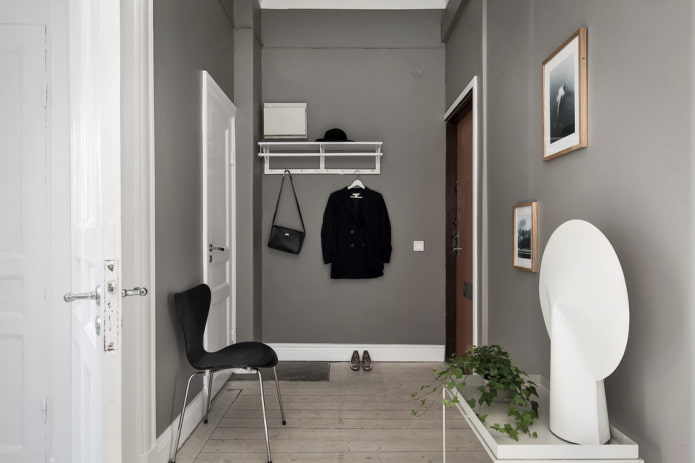 Conception de couloir gris de style scandinave