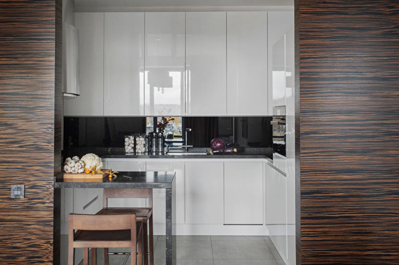 Cuisine 7 m²  dans un style high-tech - Design d'intérieur
