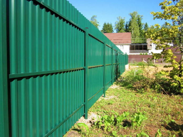 carton ondulé coloré pour la clôture