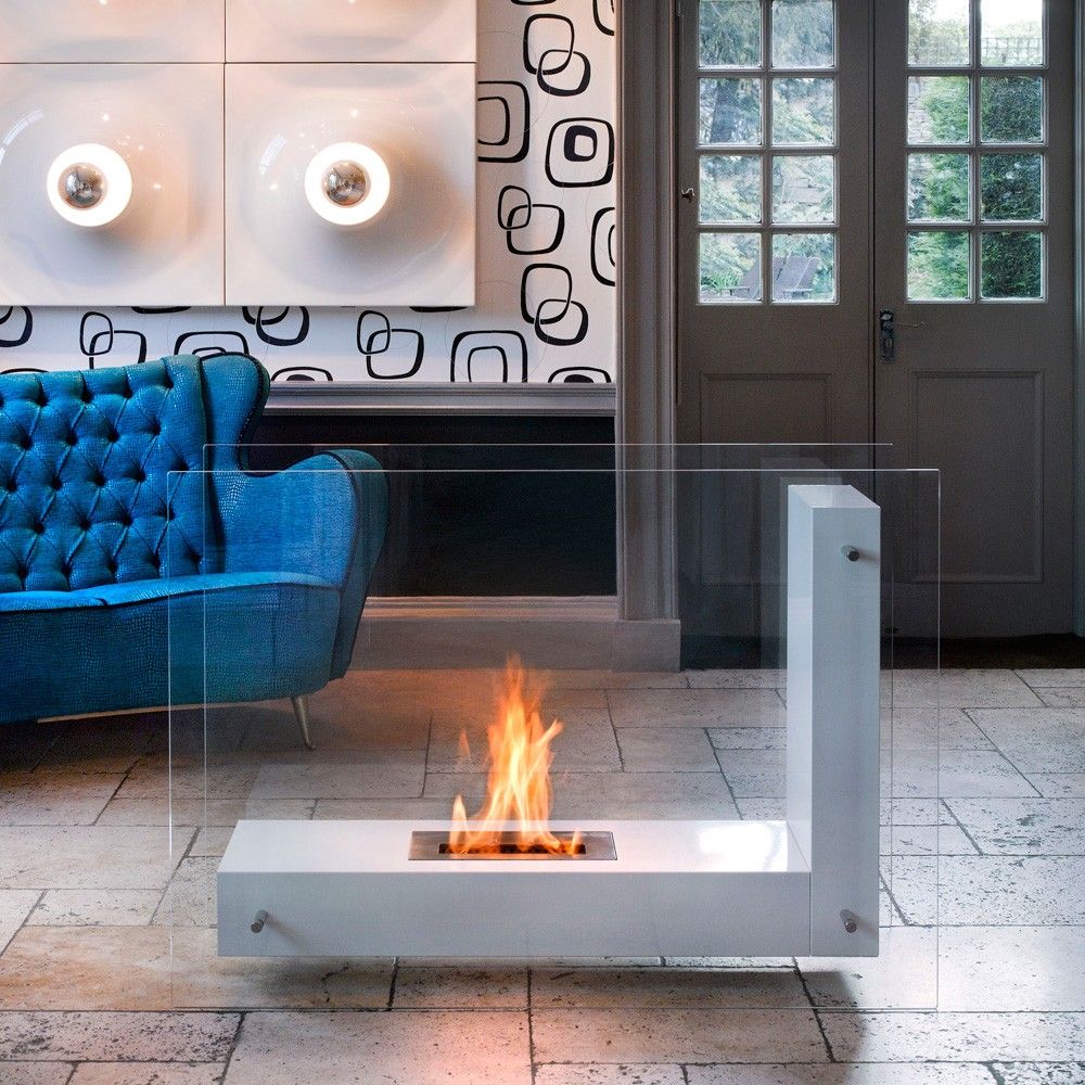 Une cheminée rectangulaire mobile et compacte - une simplicité élégante pour toutes les occasions.