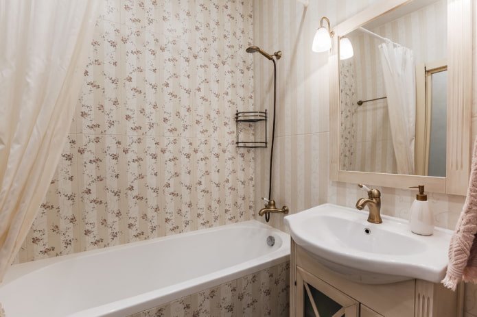 Carrelage provençal dans une salle de bain moderne