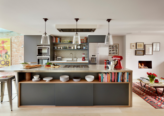 Les façades des meubles de cuisine en gris contribueront à souligner le style contemporain
