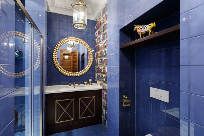 carrelage bleu dans la salle de bain