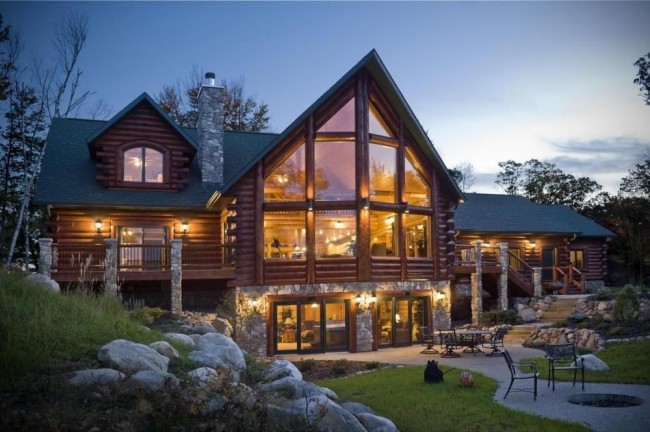 Magnifique maison en bois avec fenêtres panoramiques