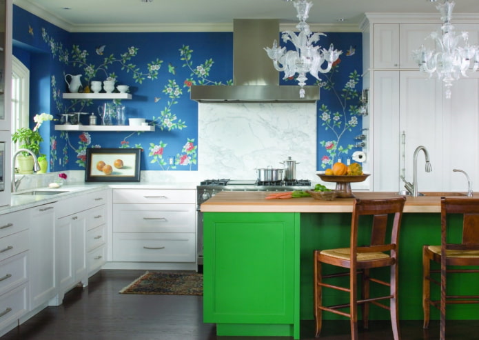 murs bleus à l'intérieur de la cuisine