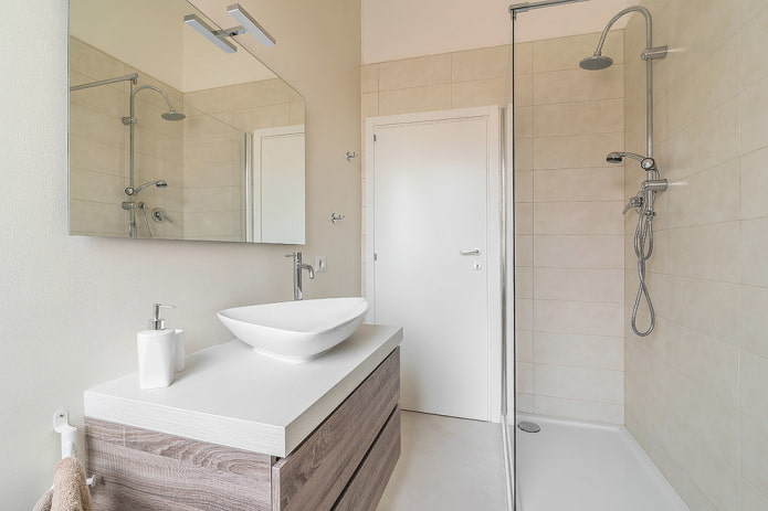 conception des couleurs de la salle de bain dans le style du minimalisme
