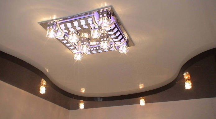 Plafond en placoplâtre lumineux dans la cuisine