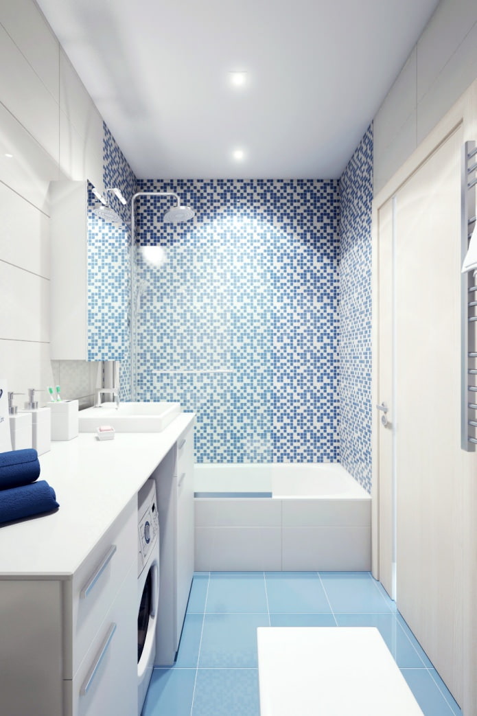 salle de bain dans la conception d'un appartement de deux pièces dans une maison à panneaux