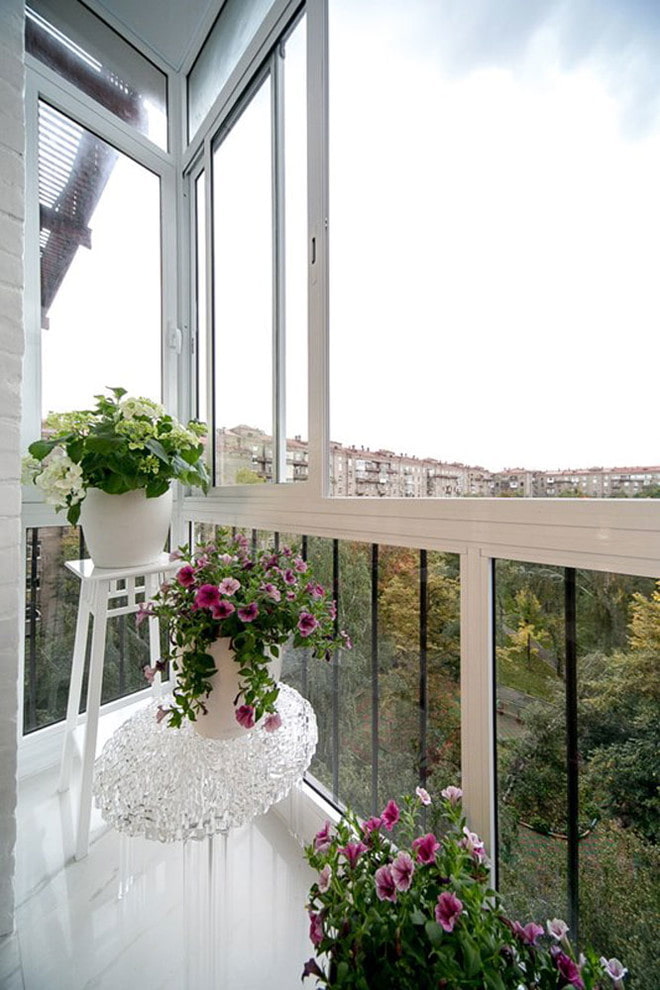 vitrage du balcon de l'appartement Khrouchtchev