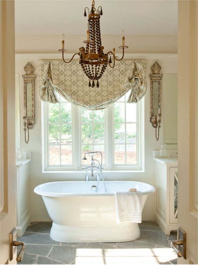 Le rideau de Londres sera une merveilleuse décoration de la salle de bain