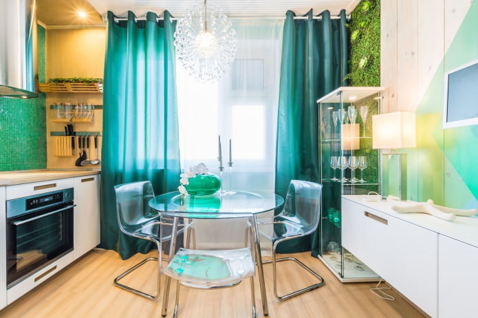 rideaux turquoise dans la cuisine