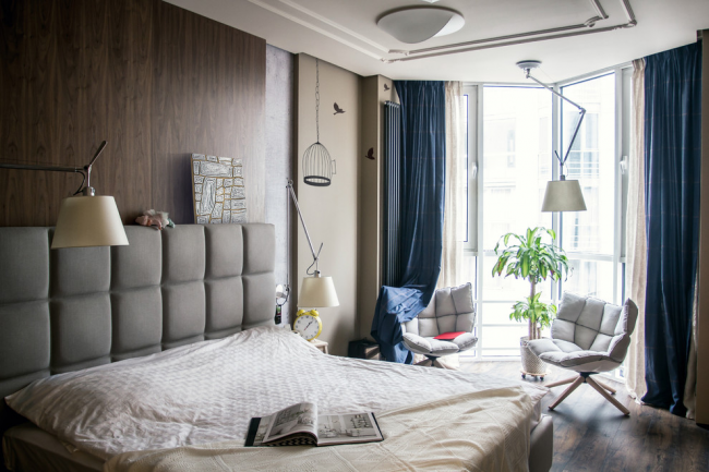 Petite chambre moderne avec stratifié en tête de lit