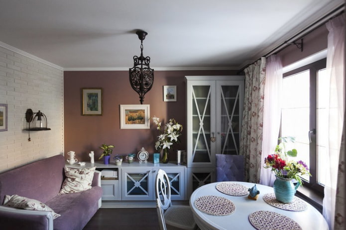 aménagement d'une petite cuisine-séjour de style provençal