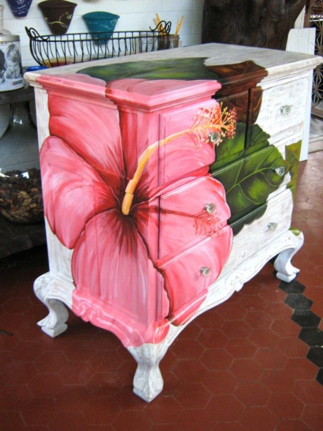Les meubles rénovés peuvent être magnifiquement peints