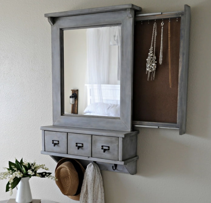armoire suspendue avec miroir