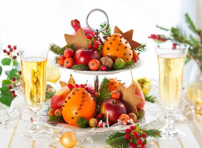 Cette année, votre table de nouvel an doit être lumineuse, pétillante, avec beaucoup de fruits. 