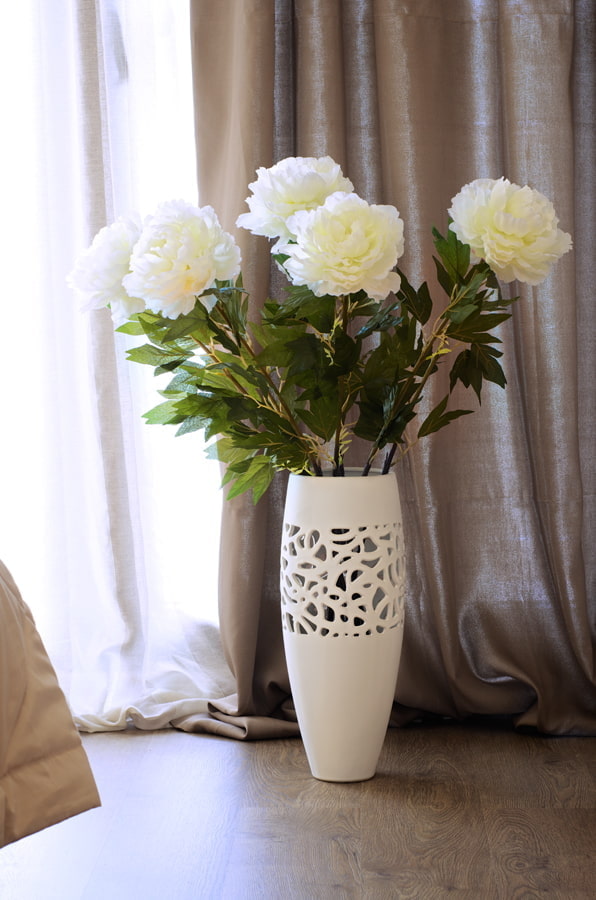 Vase ajouré à fleurs