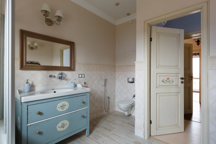 portes de salle de bain peintes dans le style provençal