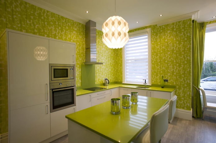 éclairage et décoration à l'intérieur de la cuisine dans des tons vert clair