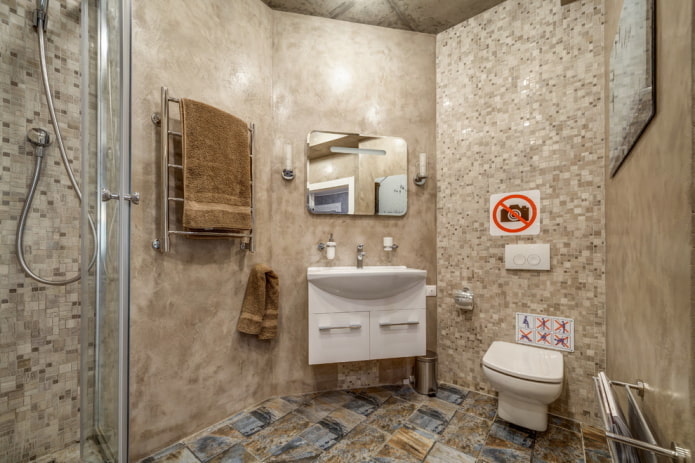 plâtre à l'intérieur de la salle de bain dans le style loft
