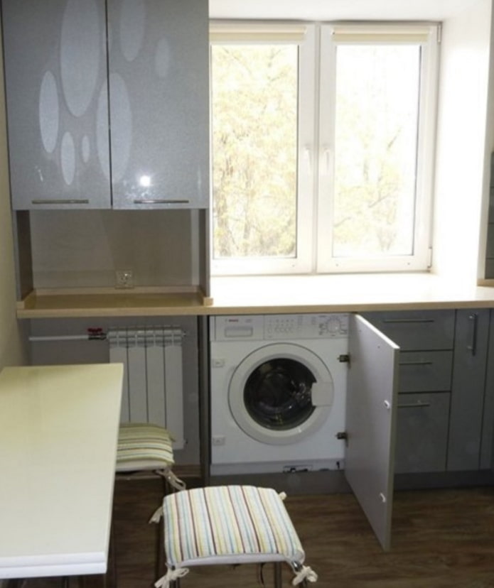 machine à laver dans la cuisine à Khrouchtchev