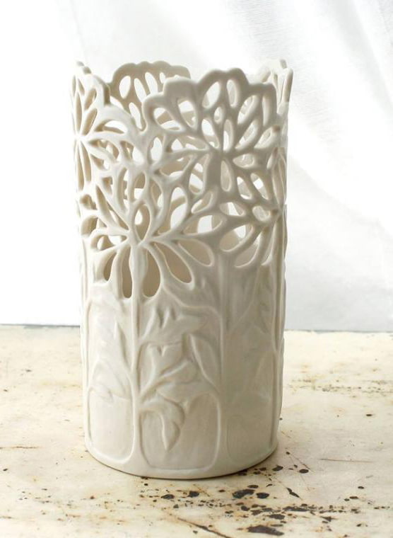 Vase blanc ajouré